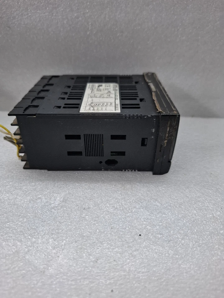 OMRON K3HB-VLC-L1B1-502 DIGITAL PANEL METER 24V AC/DC